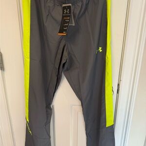 NWT Under Armour AllSeasonGear in Gray and Yellow
